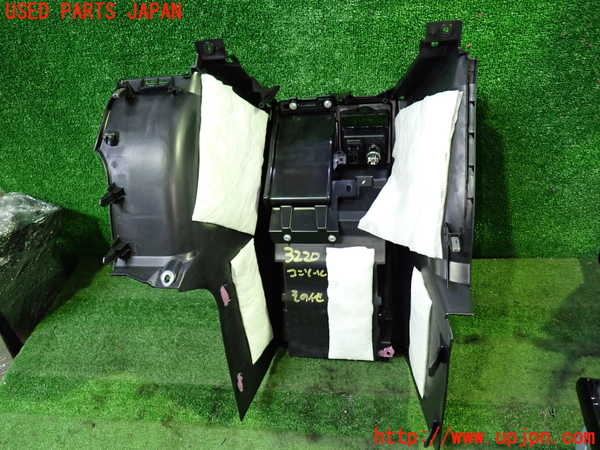 1UPJ-9232207549]デリカD：5(CV1W)コンソール 中古_4