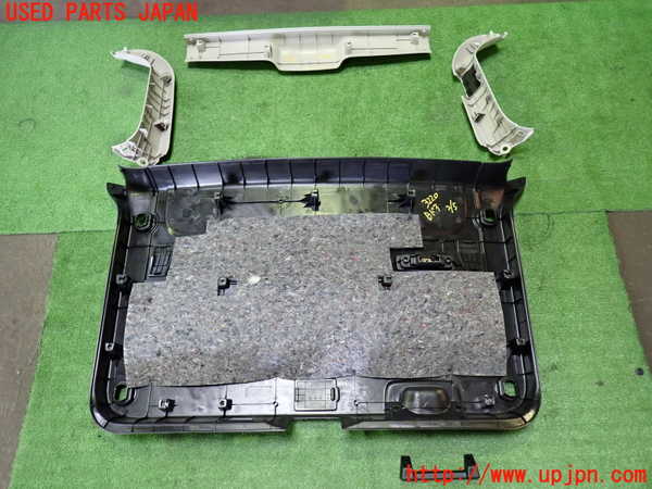 1UPJ-9232201578]デリカD：5(CV1W)バックドア内張り 中古_4