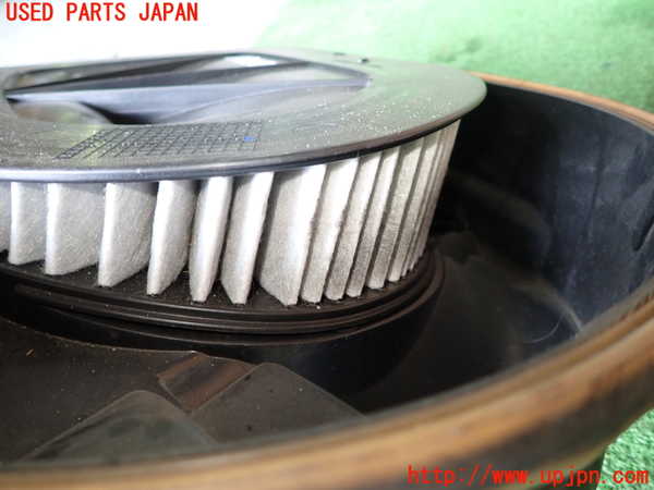 1UPJ-9232212560]BMW X3(WY20 F25)エアクリーナーボックス 中古_2