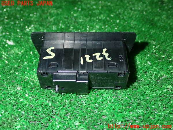 1UPJ-9232216310]BMW X3(WY20 F25)スイッチ5 (トランク) 中古_2