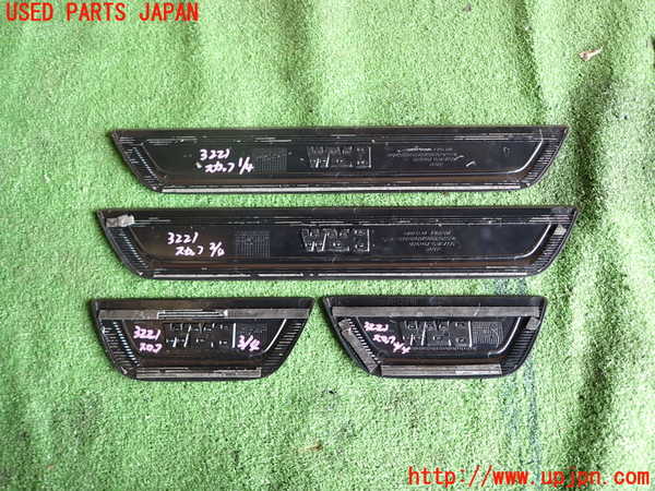 1UPJ-9232217740]BMW X3(WY20 F25)スカッフプレート 中古_5