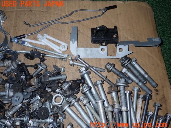 3UPJ=9232220720]BMW アクティブハイブリッド7(YA30 F04)後期 ネジ・ナット・ステー類 セット ジャンク_2