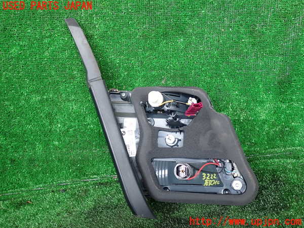 1UPJ-9232221550]BMW アクティブハイブリッド7(AH7)(YA30) F04右リアフィニッシャー 中古_2