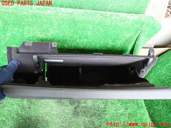 1UPJ-9232227517]BMW アクティブハイブリッド7(AH7)(YA30) F04グローブボックス2 中古_3