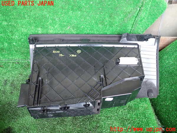 1UPJ-9232227517]BMW アクティブハイブリッド7(AH7)(YA30) F04グローブボックス2 中古_4