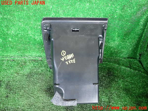 1UPJ-9232227841]BMW アクティブハイブリッド7(AH7)(YA30) F04小物入れ1 中古_3
