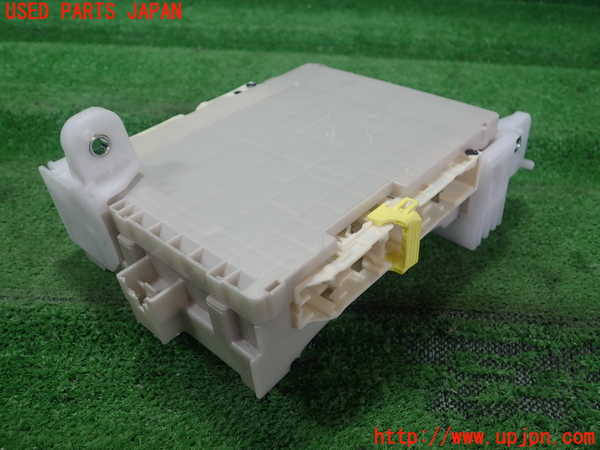 1UPJ-9232236742]プロボックス バン ハイブリッド(NHP160V)ヒューズボックス2 中古_2