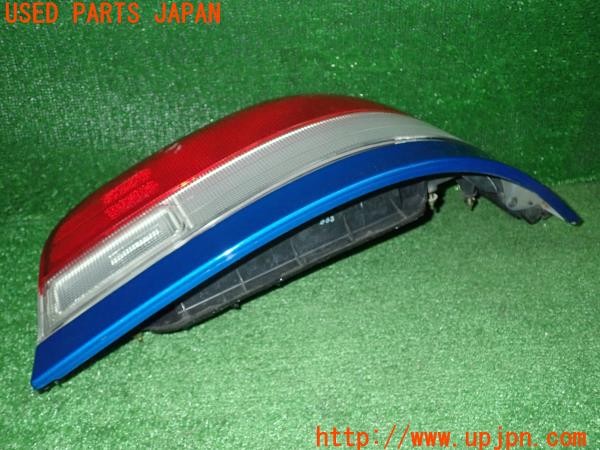 3UPJ=9232240033]インプレッサ WRX-STi VersionV(GC8 F型)純正 KOITO 53-04701 220-20553 右テールランプ 中古_2