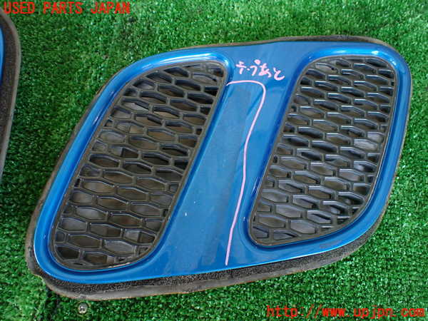 1UPJ-9232241064]インプレッサ F型 WRX-STi(GC8)ボンネットダクト2 中古_3