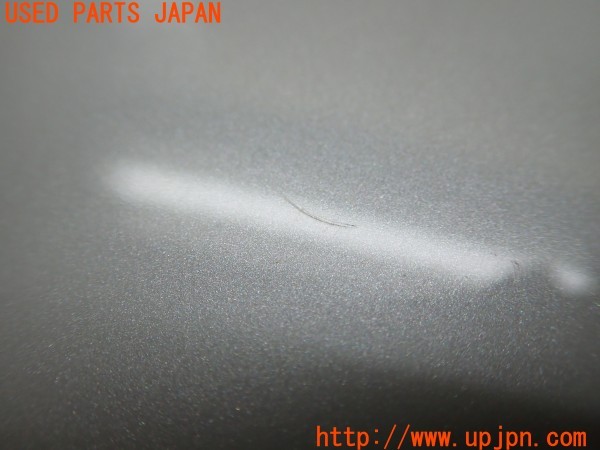 3UPJ=9232250012]ボルボ C40 リチャージ(XE400RXCE)純正 32227328 充電ポートカバー 充電口カバー 左フロントフェンダー側 中古_2