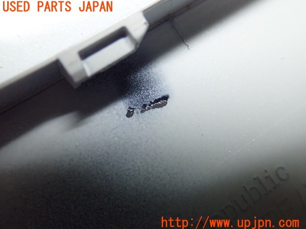 3UPJ=9232250012]ボルボ C40 リチャージ(XE400RXCE)純正 32227328 充電ポートカバー 充電口カバー 左フロントフェンダー側 中古_4