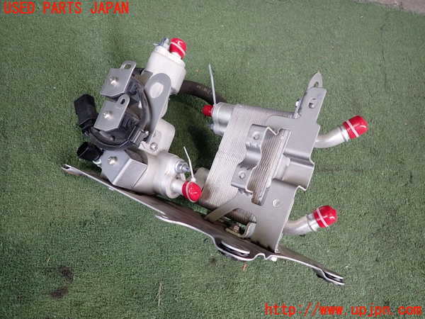 2UPJ-9232252481]ボルボ・EC40(C40 リチャージ)(XE400RXCE)オイルクーラー1 中古_2