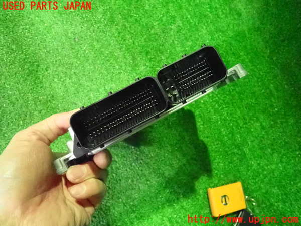 2UPJ-9232256110]ボルボ・EC40(C40 リチャージ)(XE400RXCE)エンジンコンピューター 中古_2