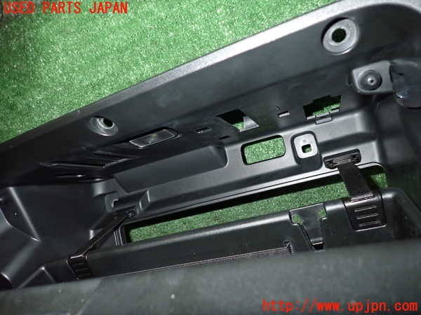 2UPJ-9232257516]ボルボ・EC40(C40 リチャージ)(XE400RXCE)グローブボックス1 中古_4
