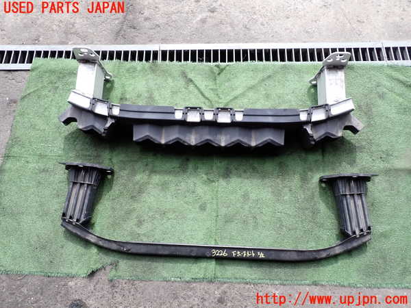 2UPJ-9232261014]ジープ・レネゲード(BV13PM)フロントバンパーホースメント 中古_2