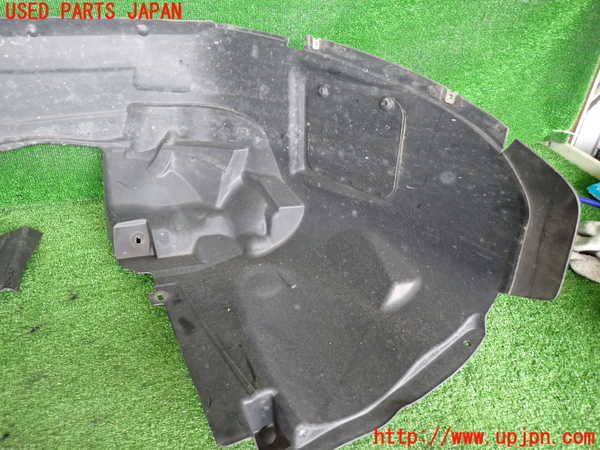 2UPJ-9232261090]ジープ・レネゲード(BV13PM)右前フェンダーライナー 中古_4