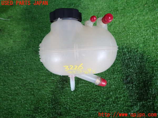 2UPJ-9232262410]ジープ・レネゲード(BV13PM)ラジエータータンク 中古_2