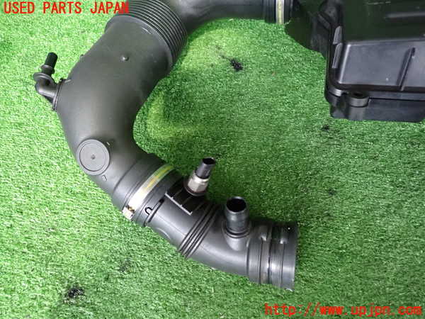 2UPJ-9232262560]ジープ・レネゲード(BV13PM)エアクリーナーボックス 中古_2