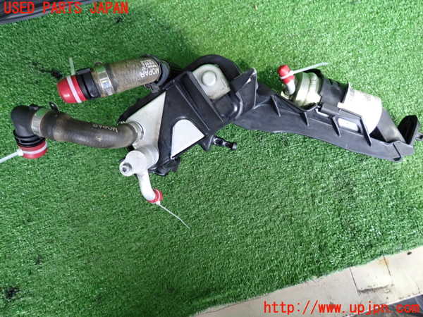 2UPJ-9232266031]ジープ・レネゲード(BV13PM)エアコンコンデンサー1 中古_4