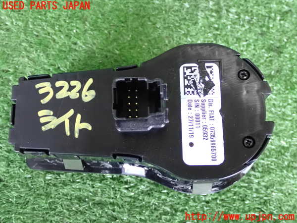2UPJ-9232266285]ジープ・レネゲード(BV13PM)ライトスイッチ 中古_2
