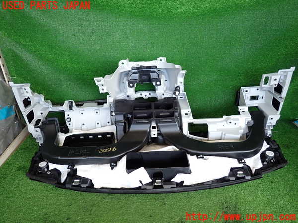 2UPJ-9232267505]ジープ・レネゲード(BV13PM)ダッシュボード 中古_5