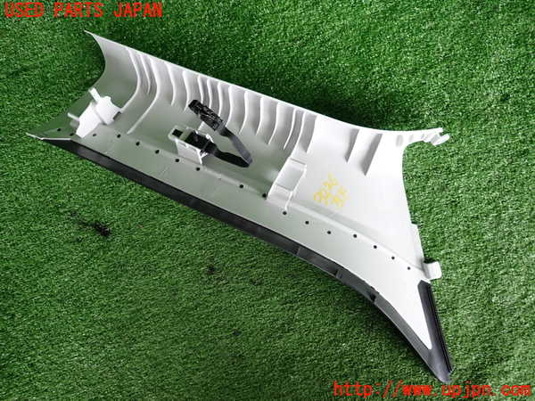 2UPJ-9232267660]ジープ・レネゲード(BV13PM)左フロントピラートリム 中古_2