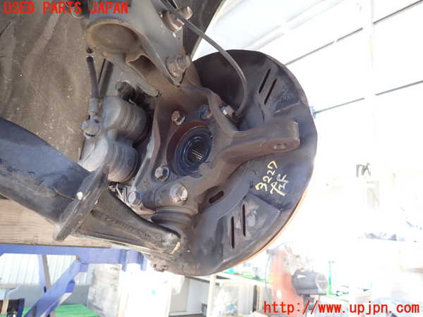 2UPJ-9232274295]レガシィ ワゴン(BRM)左フロントナックルハブ 中古_2