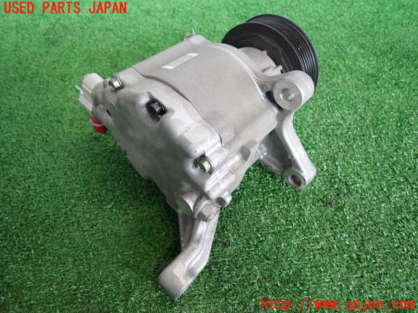 2UPJ-9232276025]レガシィ ワゴン(BRM)エアコンコンプレッサー 中古_2