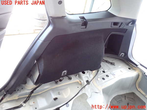 2UPJ-9232277675]レガシィ ワゴン(BRM)右リアピラートリム 中古_4