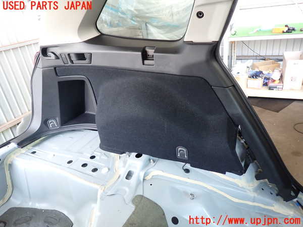 2UPJ-9232277680]レガシィ ワゴン(BRM)左リアピラートリム 中古_4