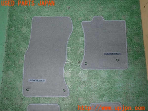 3UPJ=9232290629]ジャガー XE(JA2NA X760)純正 300283-785 フロアマット 中古_2