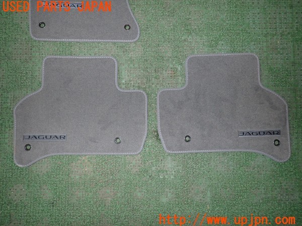 3UPJ=9232290629]ジャガー XE(JA2NA X760)純正 300283-785 フロアマット 中古_3