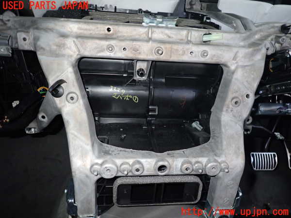 2UPJ-9232296081]ジャガー・XE(JA2NA)エバポレーター1 中古_2