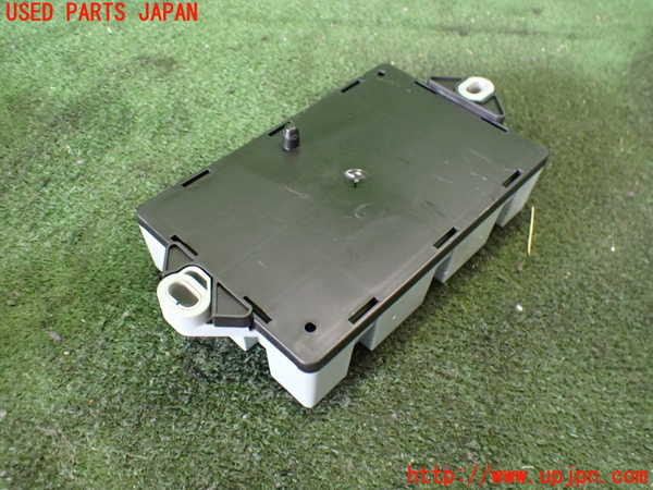 2UPJ-9232296149]ジャガー・XE(JA2NA)コンピューター4 中古_2