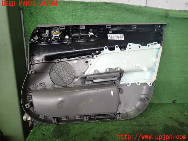 2UPJ-9232291264]ジャガー・XE(JA2NA)左前ドア内張り 中古_3