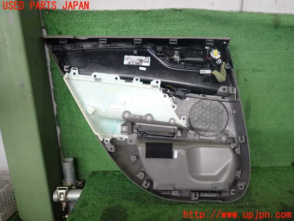 2UPJ-9232291294]ジャガー・XE(JA2NA)右後ドア内張り 中古_3