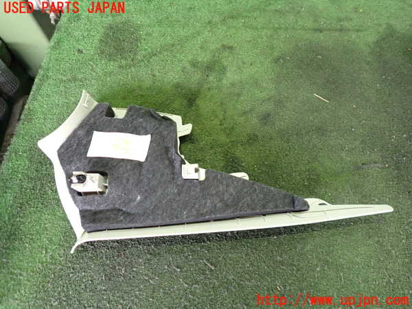 2UPJ-9232297675]ジャガー・XE(JA2NA)右リアピラートリム 中古_2