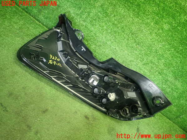 1UPJ-9232301530]アクア(AQUA)(MXPK11)右テールランプ 中古_3