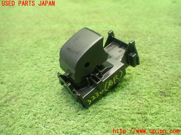 1UPJ-9232306310]アクア(AQUA)(MXPK11)スイッチ5 (右リアPWスイッチ) 中古_2