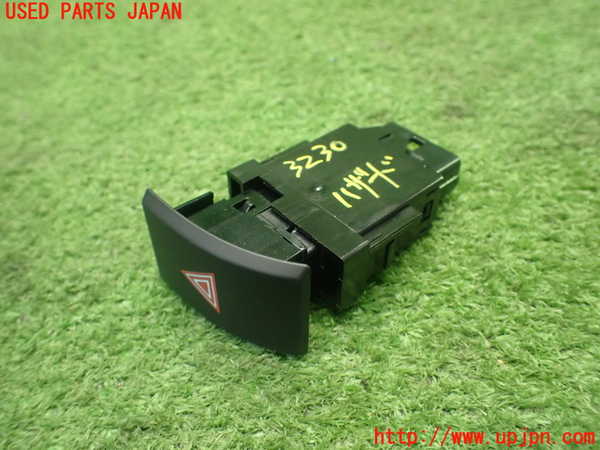 1UPJ-9232306290]アクア(AQUA)(MXPK11)ハザードスイッチ 中古_2