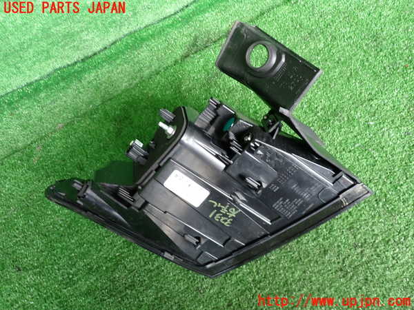 2UPJ-9232311530]DSオートモビルズ ・DS 4(D41YH01)右テールランプ 中古_3