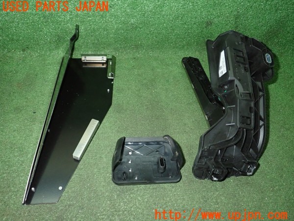 3UPJ=9232320630]VW ザ･ビートル(16CPL)純正 アクセル ブレーキ フットレスト ペダルカバー アクセルペダル付き 右ハンドル・AT用 中古_5