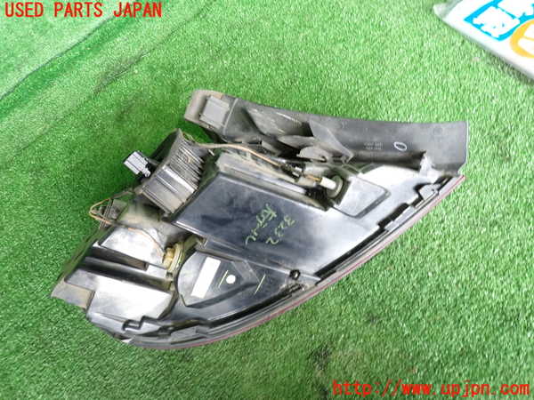 2UPJ-9232321530]VW ザ･ビートル(16CPL)右テールランプ 中古_2