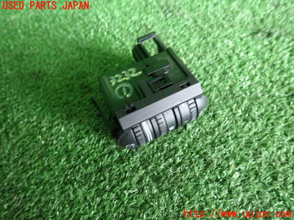 2UPJ-9232326306]VW ザ･ビートル(16CPL)スイッチ1 (メーター照度) 中古_2