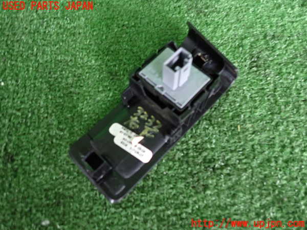 2UPJ-9232326240]VW ザ･ビートル(16CPL)右パワーウィンドウスイッチ 中古_2