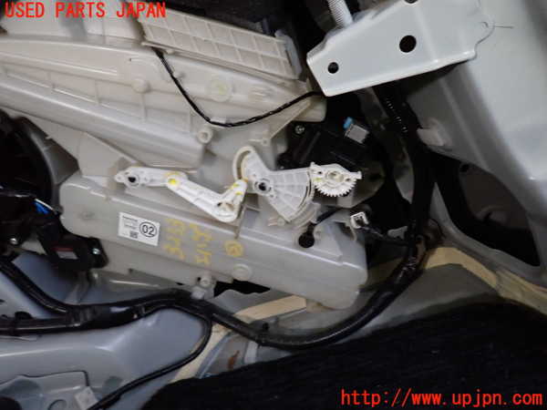 1UPJ-9232336082]アルファードハイブリッド(ATH20W)エバポレーター2 (リヤ) 中古_3