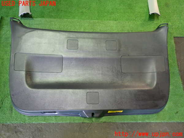 1UPJ-9232331578]アルファードハイブリッド(ATH20W)バックドア内張り 中古_3