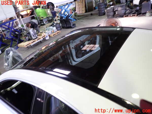 1UPJ-9232341470]ベンツ CLA250 4MATIC(117346 C117)1列目サンルーフガラス M12385 中古_2