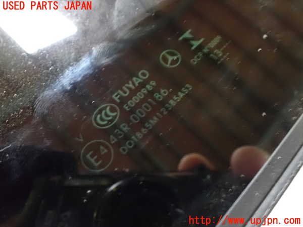1UPJ-9232341470]ベンツ CLA250 4MATIC(117346 C117)1列目サンルーフガラス M12385 中古_4