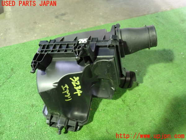 1UPJ-9232342560]ベンツ CLA250 4MATIC(117346 C117)エアクリーナーボックス 中古_2